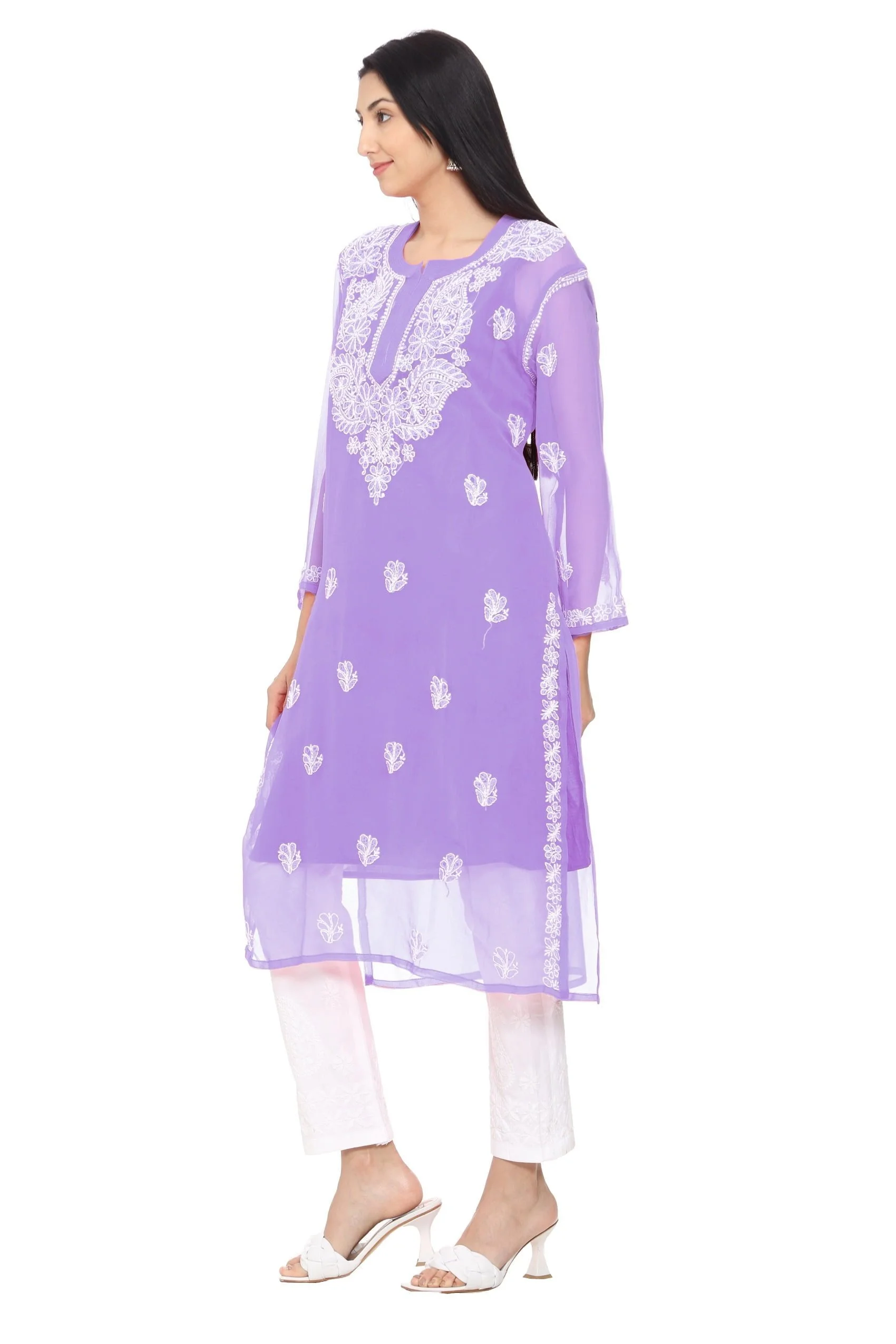 Regular Half Sleeve Ladies Rayon Chikan Kurti, Technics : Machine Made,  Occasion : Party Wear at Rs 300 / Piece in Yamunanagar